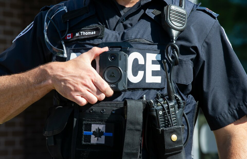 Menyibak Cara Media Polisi Amerika Menghadirkan Berita Kriminal secara Real-Time